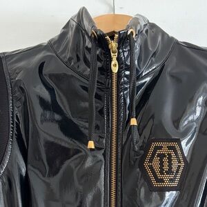 Tricotto Glossy Black Sleeveless Vest